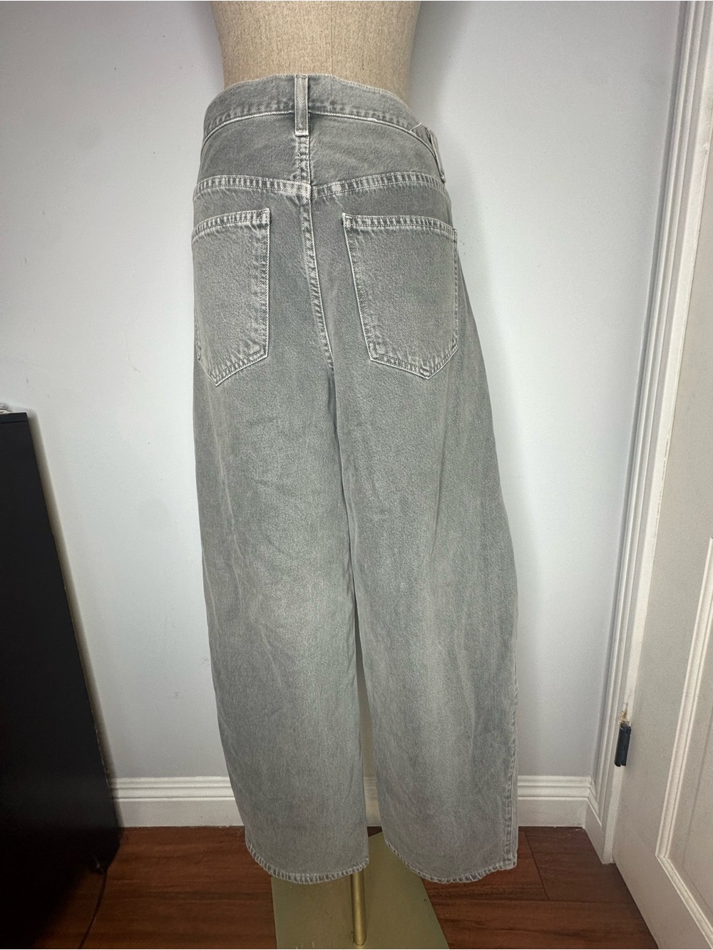 Agolde Kristen high-rise wide-leg jeans in a grey faded 'Dollar' wash - Picture 5 of 15